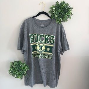 adidas Shirts - Adidas milwaukee bucks basketball tshirt XXL adidas Shirts - Adidas milwaukee bucks basketball tshirt XXL
